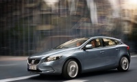 Yeni Volvo V40 