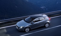Yeni Volvo V40 