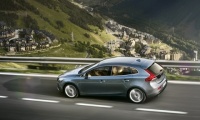 Yeni Volvo V40 