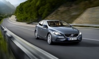 Yeni Volvo V40 