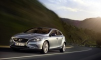 Yeni Volvo V40 