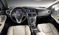 Yeni Volvo V40 
