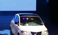 5 Kapılı Yeni Ypsilon Kendi Kendine Park Edecek