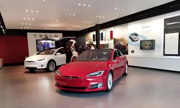Tesla Showroom 