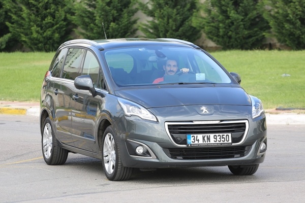 Peugeot’dan engelleri aşan bir otomobil:5008
