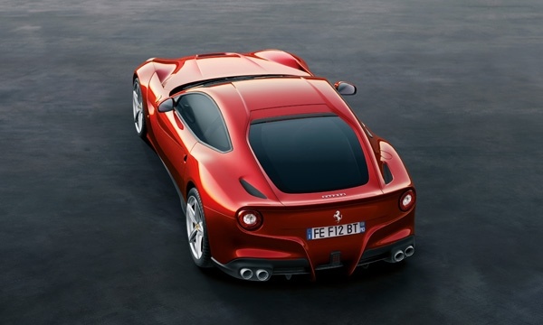 Yılın Süper Otomobili seçilen Ferrari F12berlinetta