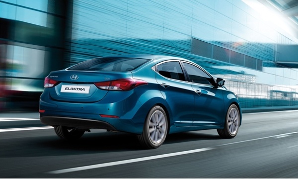Yenilenen Hyundai Elantra 