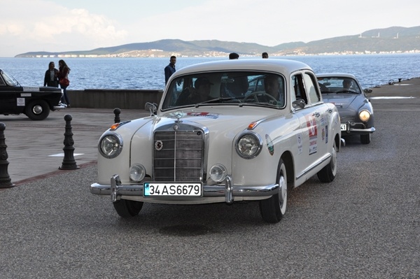 Klasik otomobiller İstanbul'da