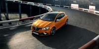 Clio ve Megane R.S. Ailesi Yenilendi