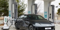Hyundai Elektrikli Araçlar İçin Otomatik Şarj Robotu 