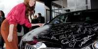 Ünlüler Nelson Mandela Yararına Lancia Delta’yı  İmza Yağmuruna Tuttu!