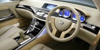 Nissan Fuga, geniş ve sportif bir karışımın lüks bir otomobil için tasarımı