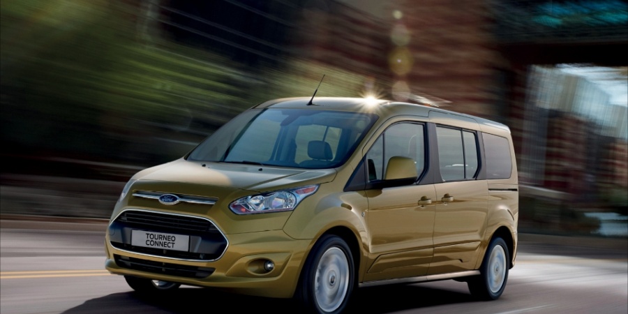 Tourneo Connect dizel-otomatik seçeneğiyle Ford bayilerinde