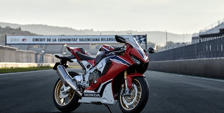 Honda motosiklet 2017 yılı yeni ürün gamıyla EICMA fuarında