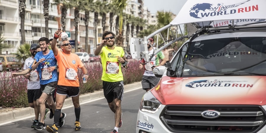 İzmir’de binler koşamayanlar için koştu, yeni Ford Kuga yakaladı