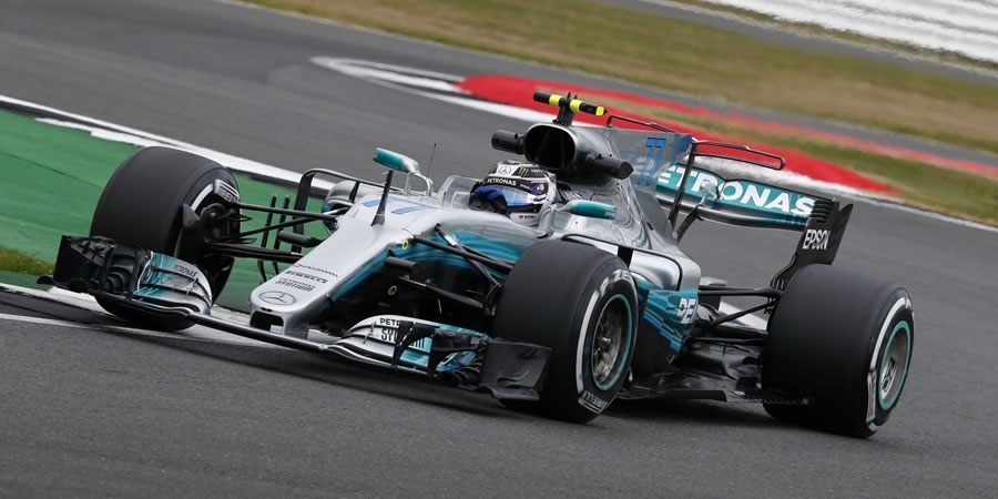 Hamilton Britanya Grand Prix zaferine rekor kırarak koştu!