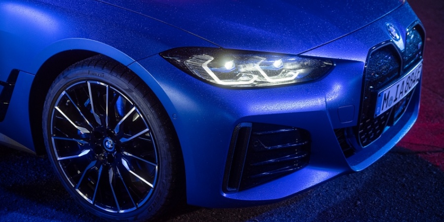 BMW i4 M50 yollarda PIRELLI P ZERO ile