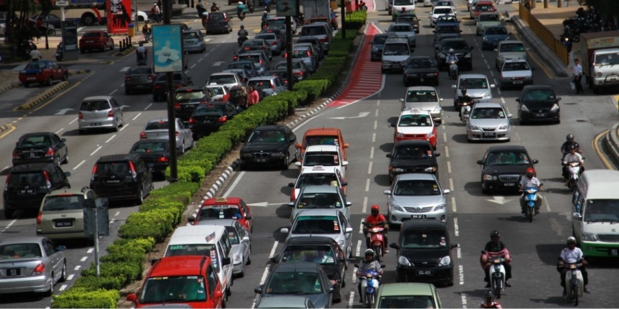 Her iki kişiden biri için; motosiklet trafikte kolay ulaşım yolu