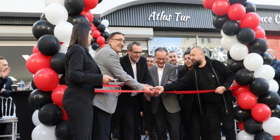 Bridgestone Performance Center açıldı