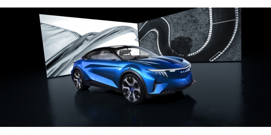 ALPINE A390_β İLK KEZ SAHNEYE ÇIKTI
