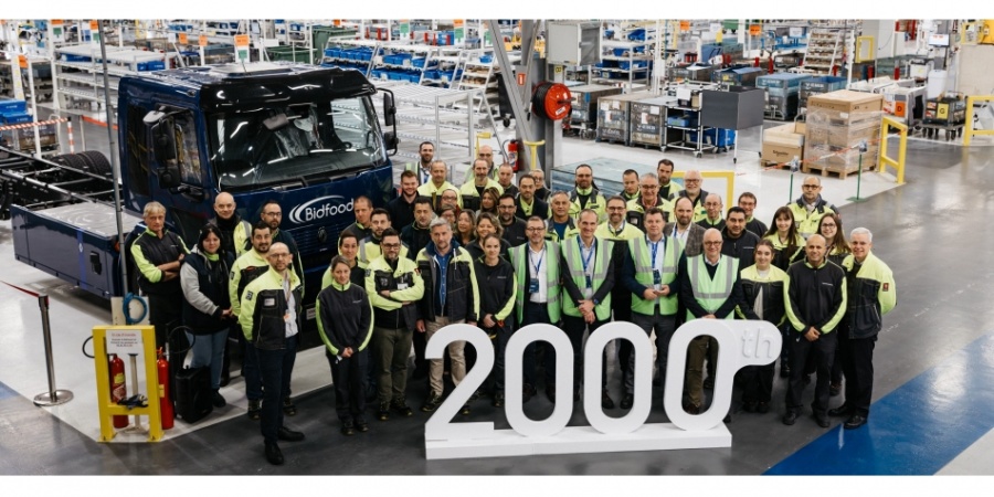 Renault Trucks, 2000’inci elektrikli kamyonunu Hollanda’ya teslim ediyor