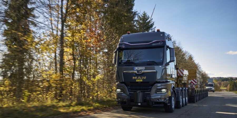 MAN, 250 Tonluk Dev Çekicisini Tanıttı