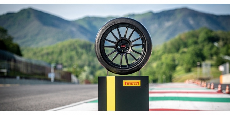 DÜNYANIN EN HIZLI LASTİĞİ PIRELLI P ZERO TROFEO RS