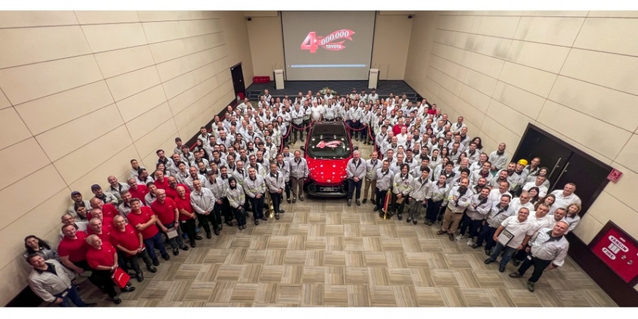 Toyota Türkiye 4 milyonuncu aracını banttan indirdi