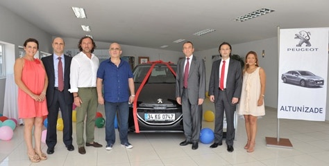 Peugeot yetkili servisine geldiler, 208 kazandılar