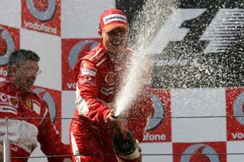 San Marino'da galip Schumacher oldu