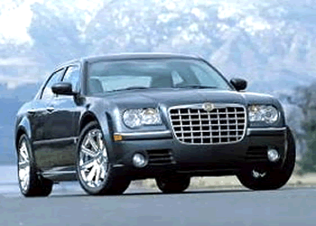 Chrysler 300C'de ailenin en güçlü versiyonu ortaya çıkıyor
