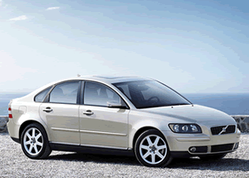 Yeni Volvo S40,  büyük dingil genişliğiyle sürüş zevki sunuyor...