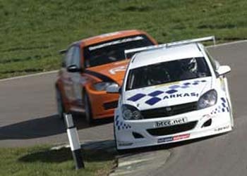 BTCC'de Thruxton cebinde ilk sıra Giovanardi'nin oldu..