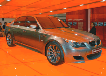 BMW Konsept M5 gerçek bir araç gibi