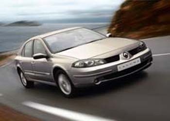 Renault, Laguna modelini yeniledi.