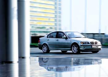 BMW 3 ve BMW 5 yılın sedanları