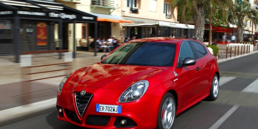 Alfa Romeo’yu şimdi al, seneye öde!