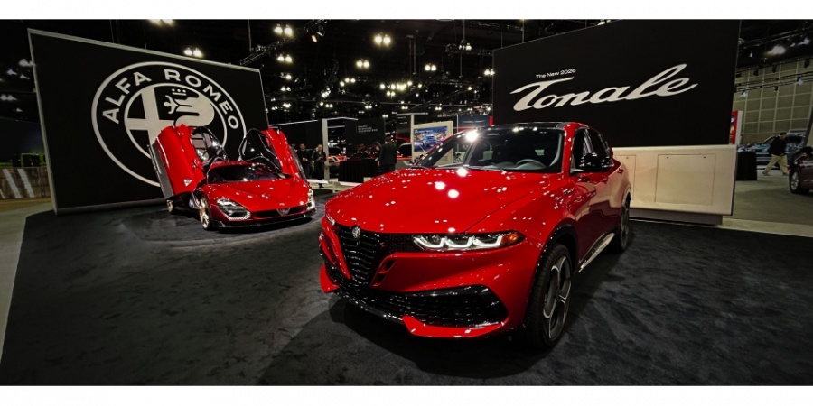 Alfa Romeo 33 Stradale ve Tonale Los Angeles Otomobil Fuarı&rsquo;nda