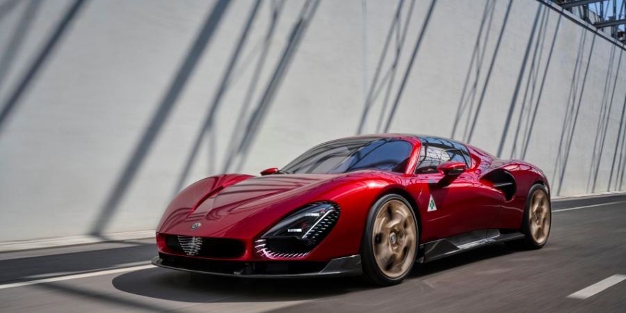 Alfa Romeo 33 Stradale 2024 yılının yıldızı