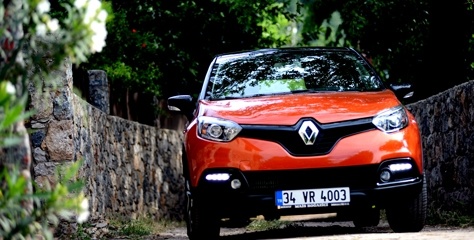 Renault Captur yeni tasarımıyla sunuluyor...