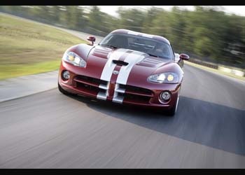 Yeni Jenerasyon Dodge Viper SRT10 ile hız efsanesi geleneği devam ediyor