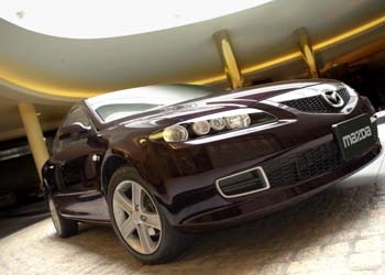 Mazda 6 yeni yüzüyle geliyor