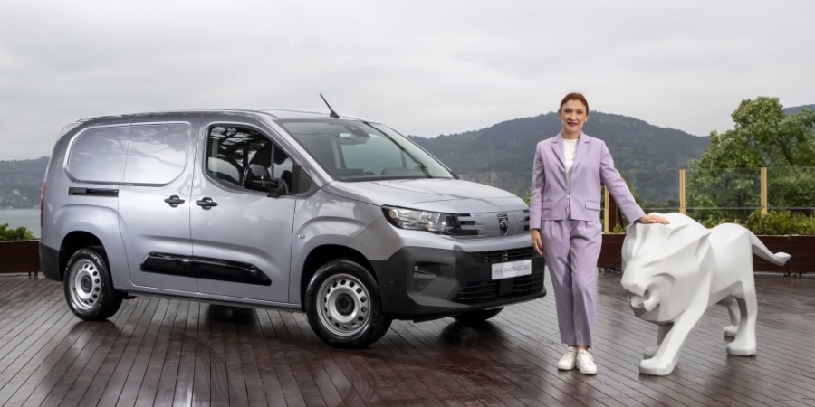PEUGEOT’NUN TÜM HAFİF TİCARİ ARAÇLARI YENİLENDİ!