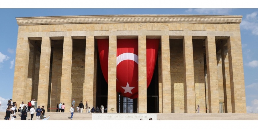 Ulu Önder Mustafa Kemal Atatürk'ü anıyoruz