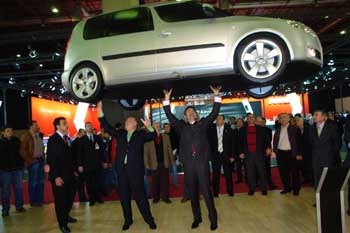 Bakan Tüzmen'den oto show