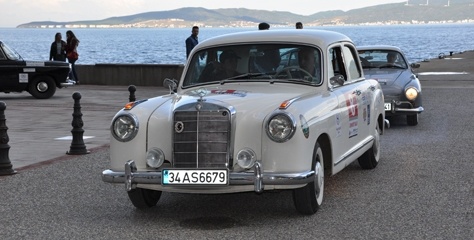 Büyüleyen klasik otomobiller Unıq İstanbul’a geliyor