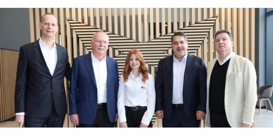 Vosmer, CUPRA &ldquo;One of Us Awards&rdquo;ta Dünya Birinciliğine İmza Attı