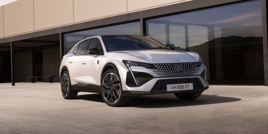 PEUGEOT’DAN YENİ E-408 ATAĞI!