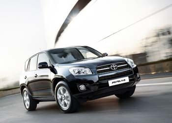 Yenilenen Toyota RAV4 artan donanımı ve avantajlı fiyatı ile...