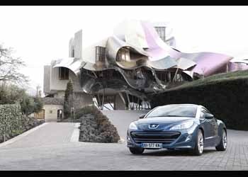 PEUGEOT RCZ sıradışı bir otomobil...